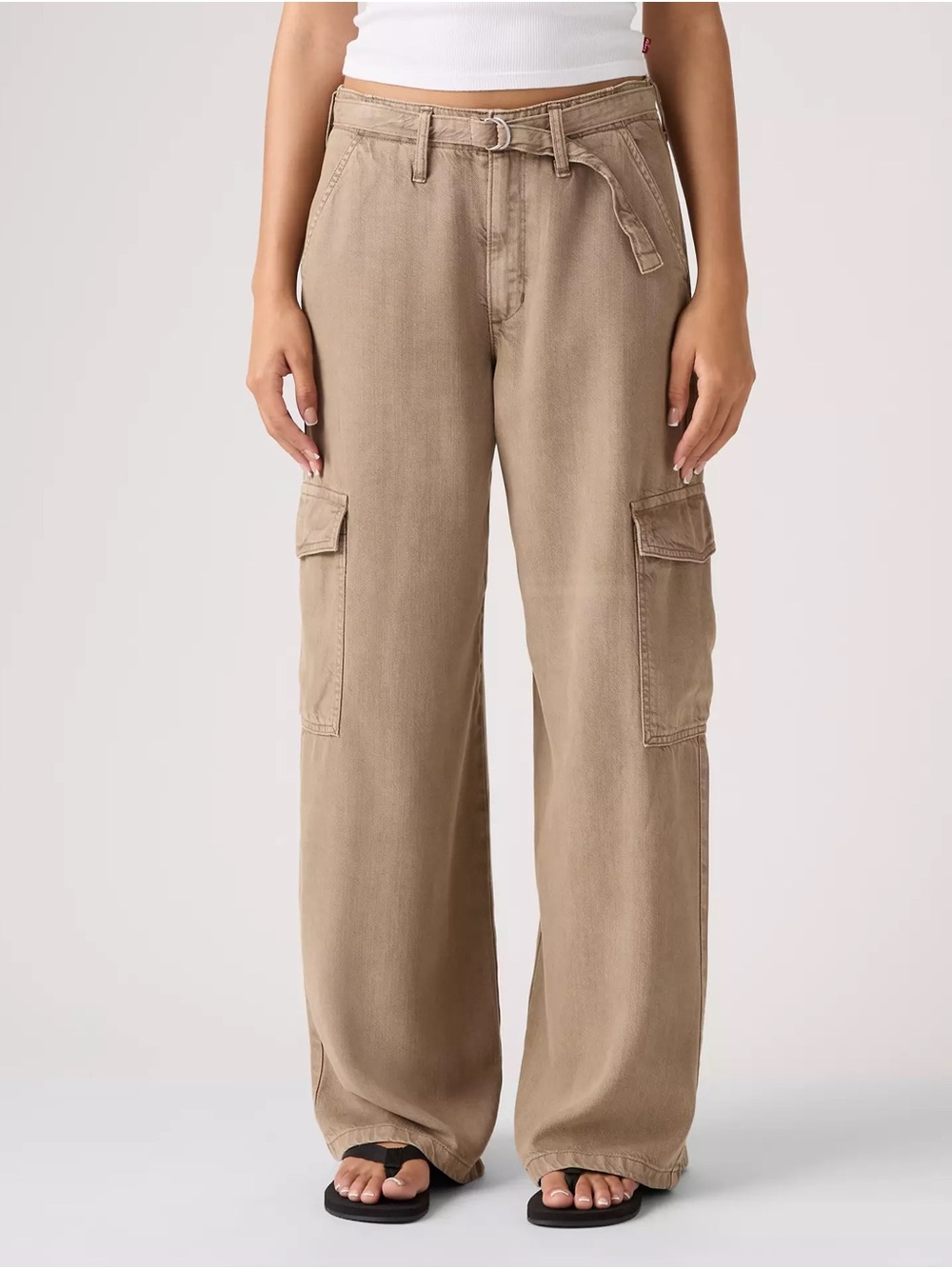 Levi's dad baggy cargo pants featuring a Y2K skater style.
